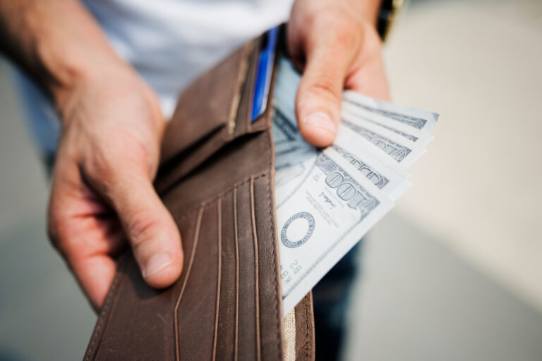 Cât randament aduc depozitele bancare comparativ cu fondurile mutuale?