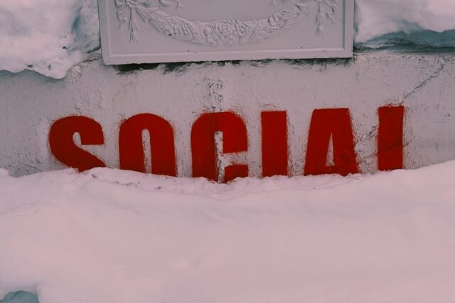 Photo social influence